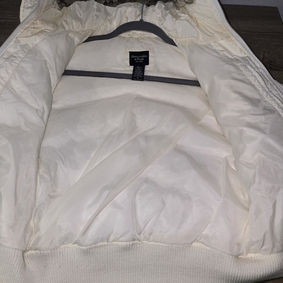 A&F Abercrombie & Fitch Cream Puffer Down Jacket Coat Y2K Junior's M Women's S - Picture 2 of 9